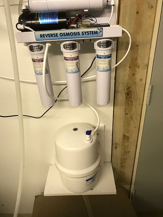 Reverse osmosis drinking water system